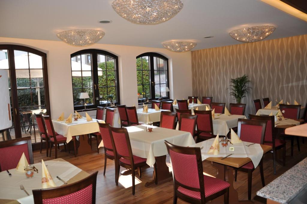 Hotel Restaurant Zum Schwan Mettlach Exterior photo