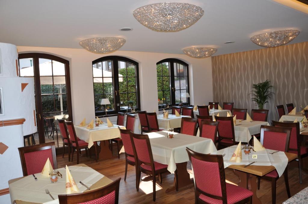 Hotel Restaurant Zum Schwan Mettlach Exterior photo