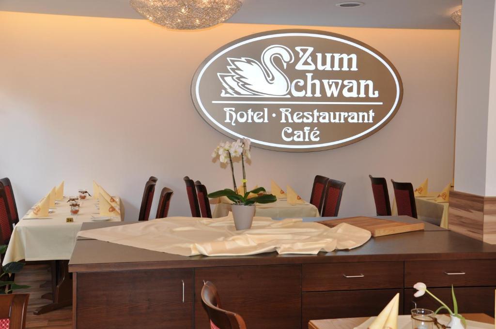 Hotel Restaurant Zum Schwan Mettlach Exterior photo