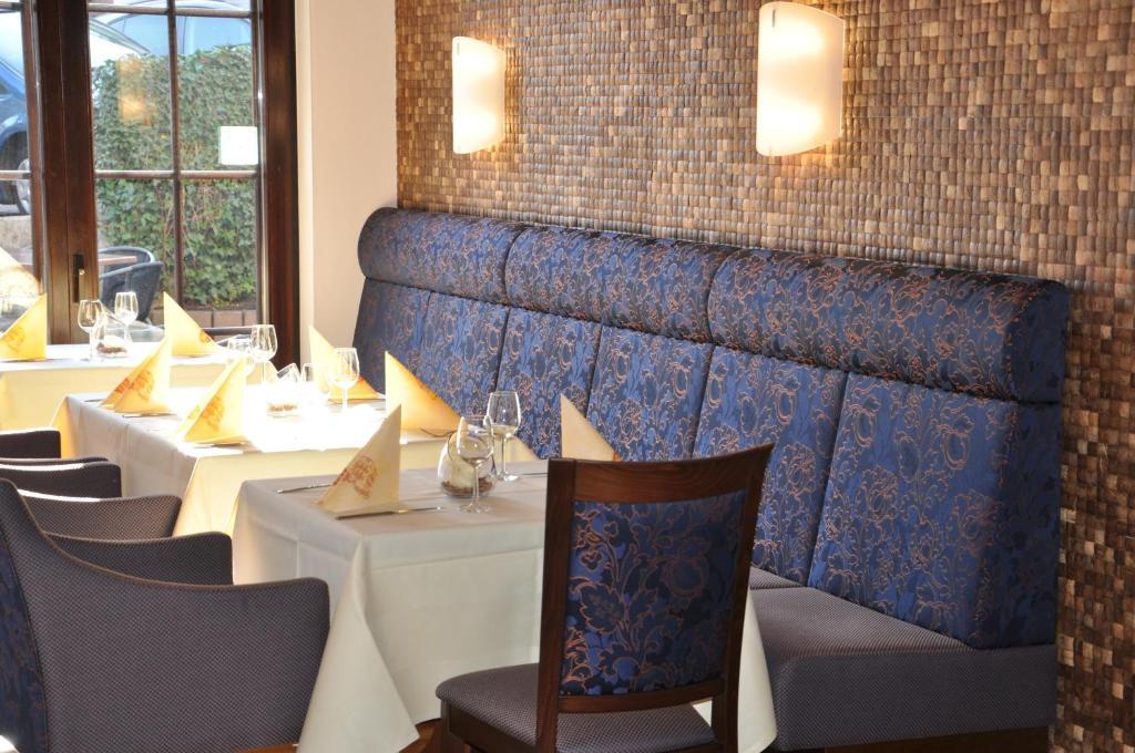 Hotel Restaurant Zum Schwan Mettlach Exterior photo