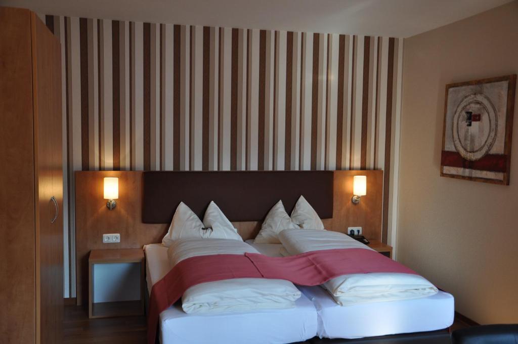 Hotel Restaurant Zum Schwan Mettlach Room photo