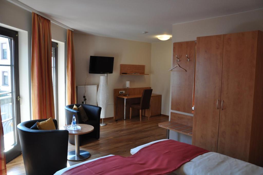 Hotel Restaurant Zum Schwan Mettlach Room photo
